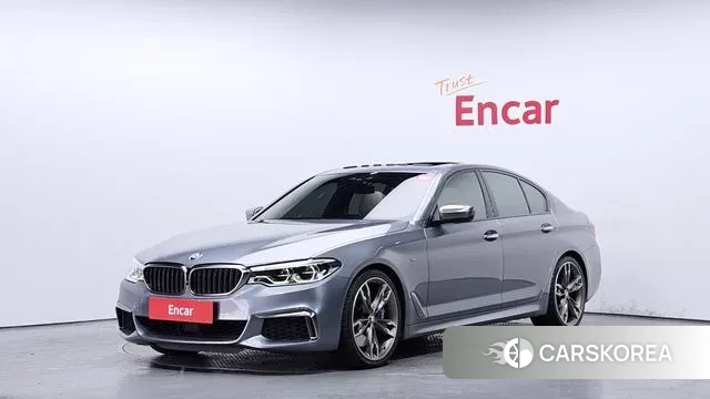 BMW 5 Series (G30) 2018 Цвет галактики из Кореи