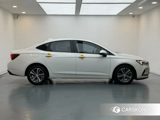 Buick Weilang 2021 Белый из Китая