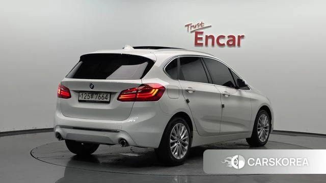 BMW 2 Series Active Tourer (F45) 2020 Белый из Кореи