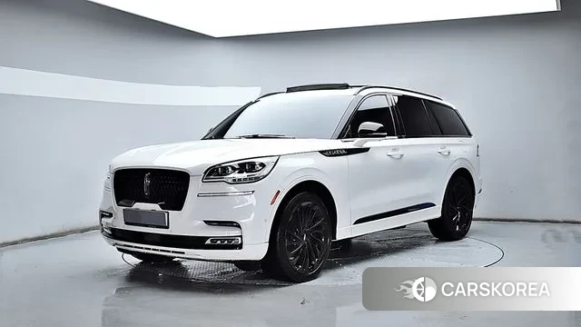 Lincoln Aviator 2nd generation 2023 Белый из Кореи