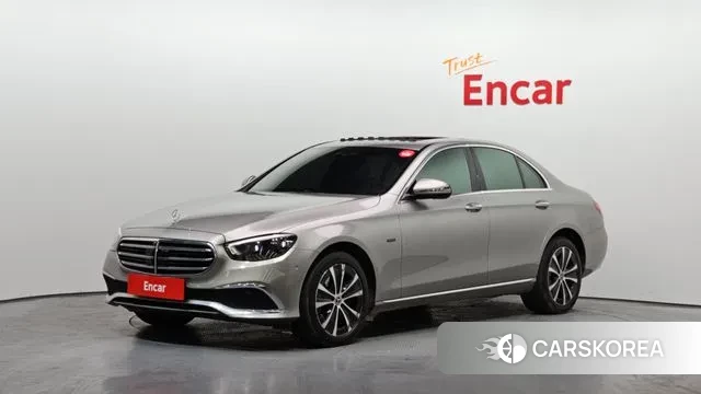Mercedes-Benz E-Class W213 2021 Серебристо-серый из Кореи