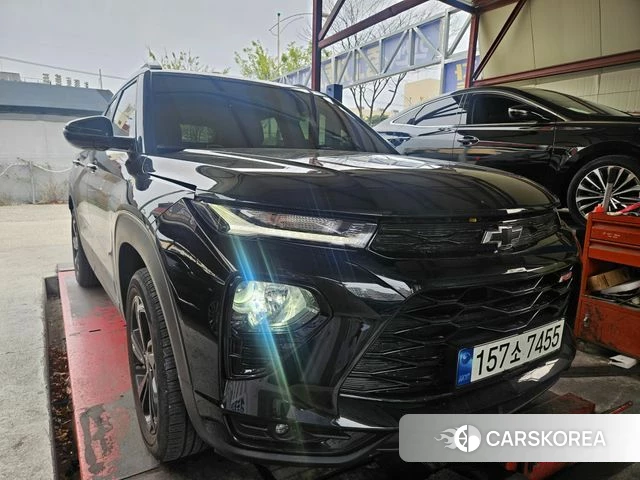 Chevrolet (GM Daewoo) Trailblazer 2023 Черный из Кореи