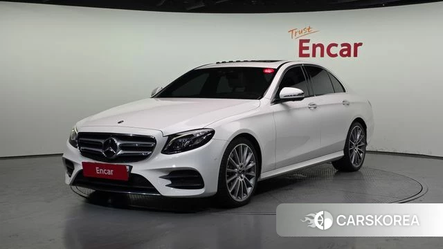 Mercedes-Benz E-Class W213 2018 Белый из Кореи