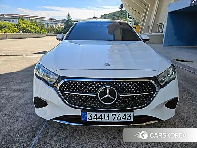 Mercedes-Benz E-Class W214 2024 Белый из Кореи