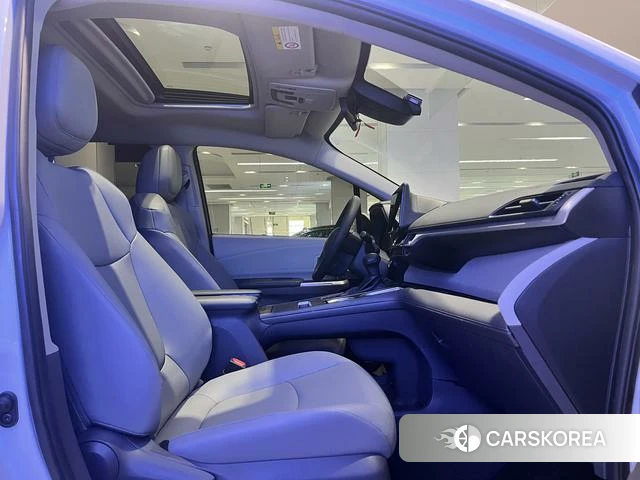 Toyota Grevia 2024 Белый из Китая