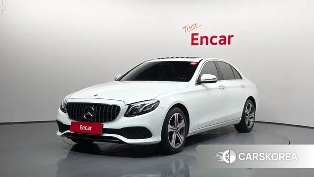 Mercedes-Benz E-Class W213 2018 Белый из Кореи