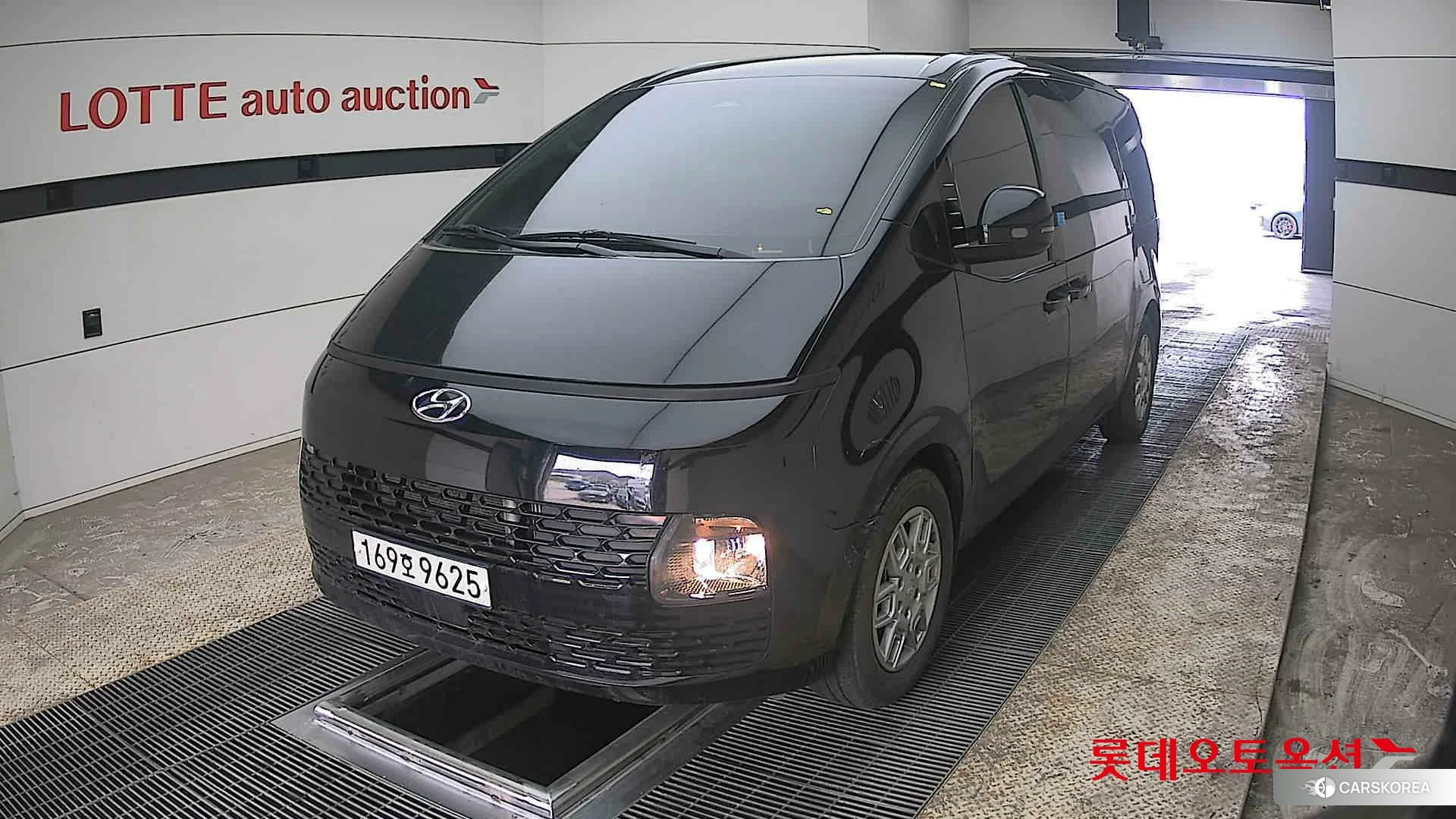 Hyundai Staria 2023 Abyss Black Pearl из Кореи