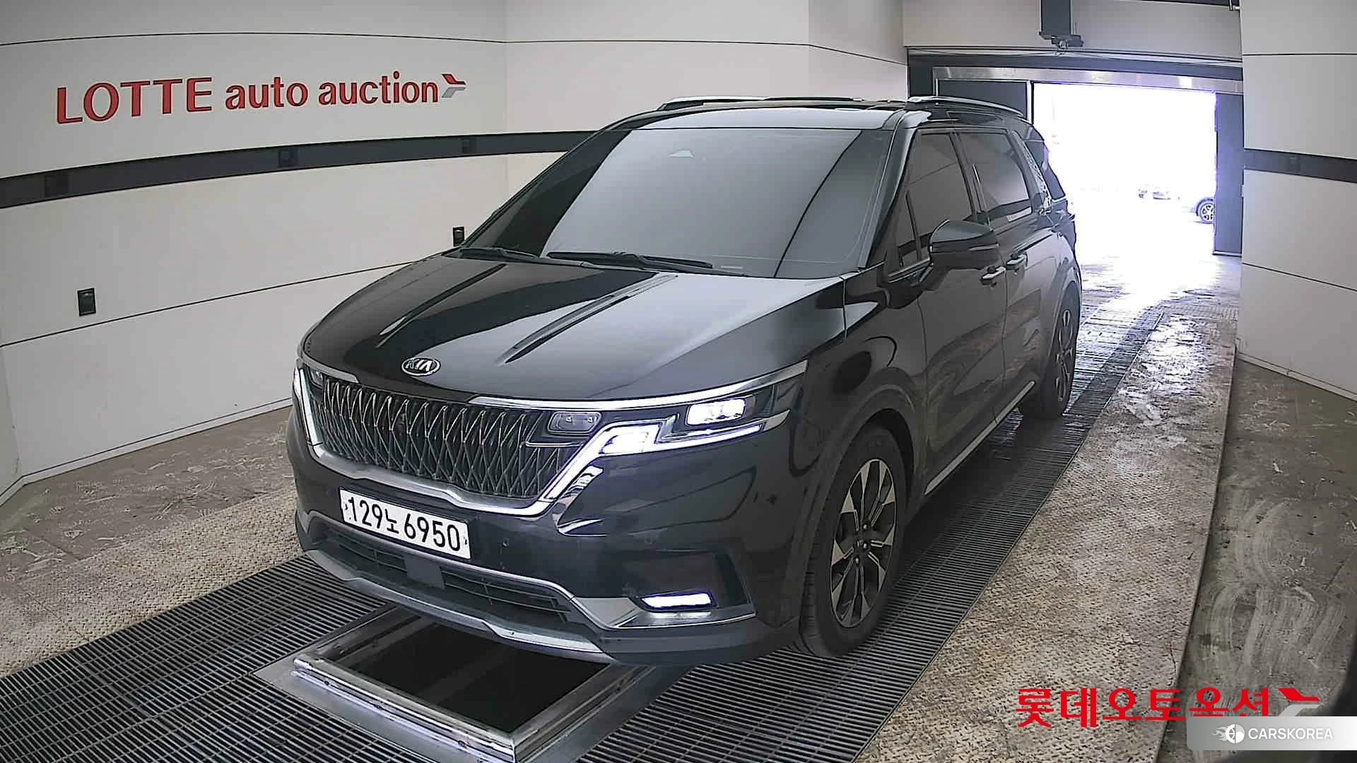 Kia Carnival 2021 Черный из Кореи