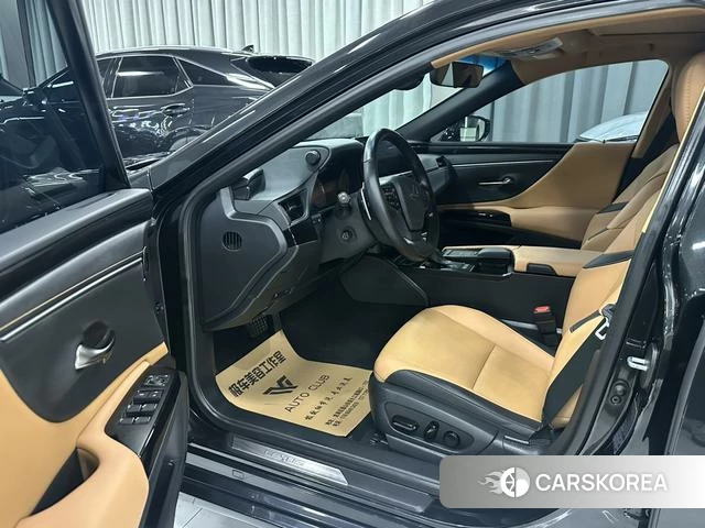 Lexus ES 2022 Черный из Китая