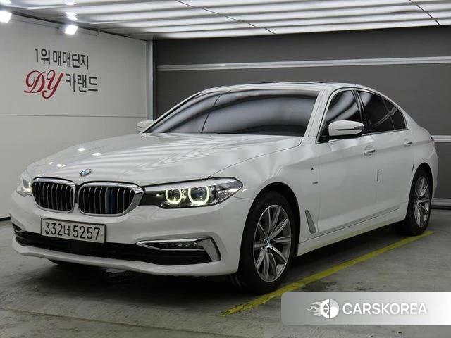 BMW 5 Series (G30) 2018 Белый из Кореи