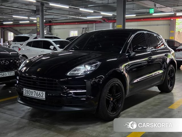 Porsche Macan 2019 Черный из Кореи