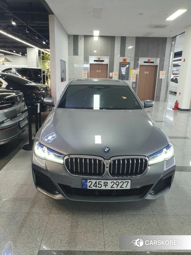 BMW 5 Series (G30) 2023 Серый из Кореи