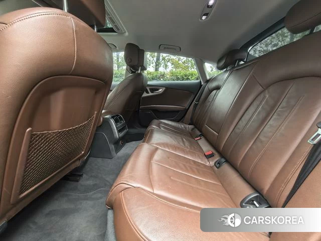 Audi A7 2018 Белый из Китая