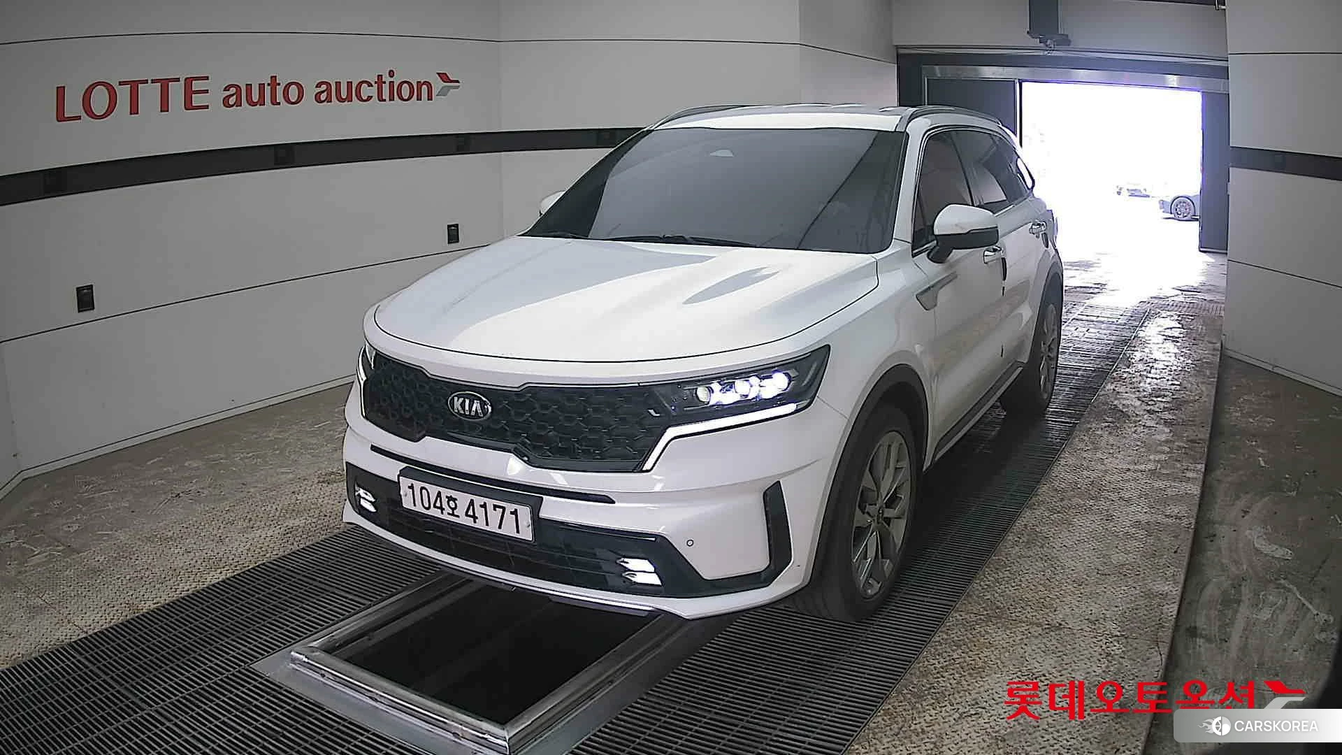 Kia Sorento 2021 Snow White Pearl (optional) из Кореи