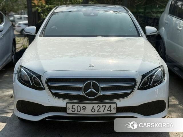 Mercedes-Benz E-Class W213 2018 Белый из Кореи