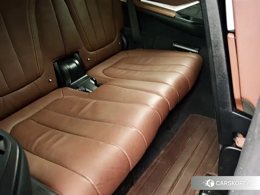 BMW X7 2021 Silver/gray из Китая