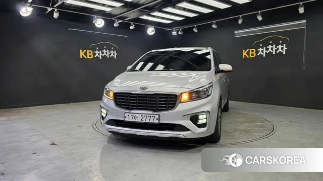 Kia The New Carnival 2018 Серебристо-серый из Кореи