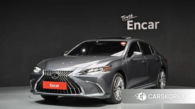 Lexus ES300h 7th generation 2024 Серый из Кореи
