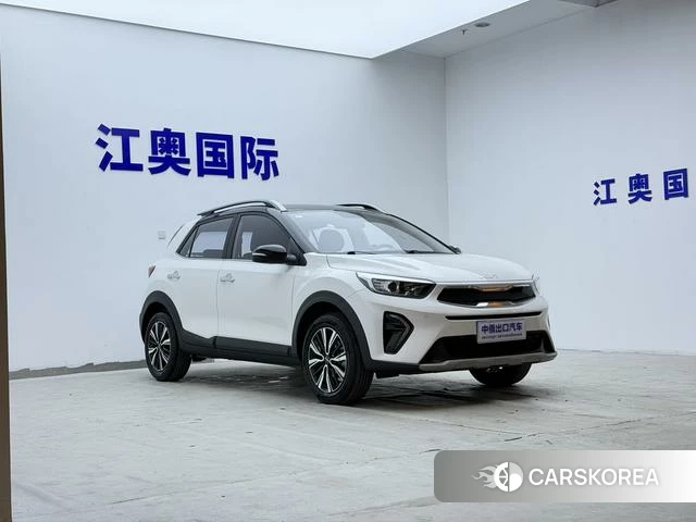 Kia Yi Ran 2022 Белый из Китая