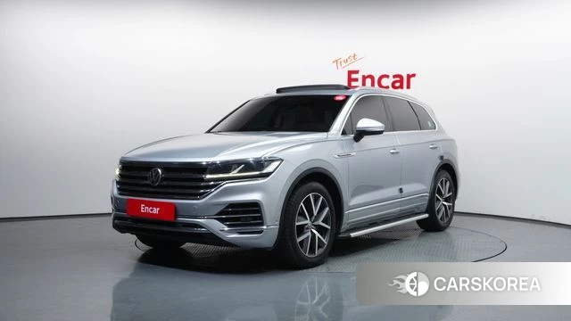 Volkswagen Touareg 3rd generation 2020 Серебряный из Кореи