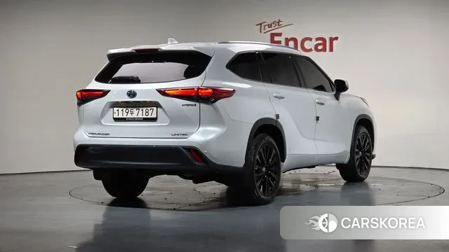 Toyota Highlander 4th Generation 2023 Белый из Кореи