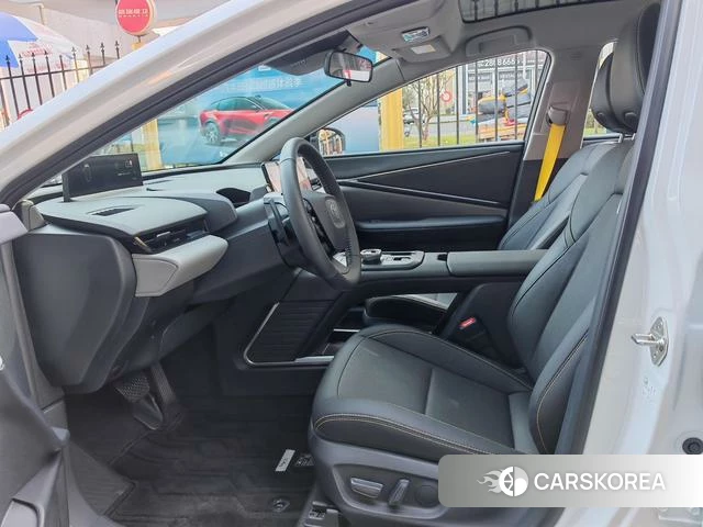 Toyota bZ5 2025 Белый из Китая