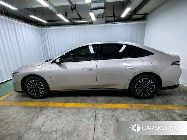 Nissan N6 2026 Желтый из Китая