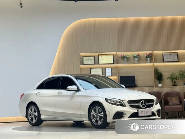 Mercedes-Benz Class C 2019 Белый из Китая