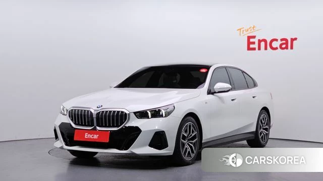 BMW 5 Series (G60) 2025 Белый из Кореи