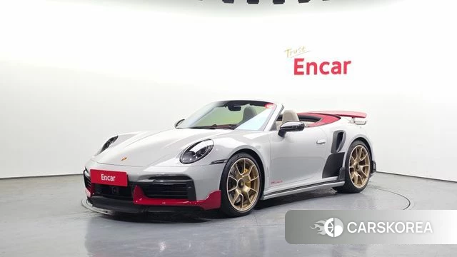 Porsche 911(992) 2022 Серебристо-серый из Кореи