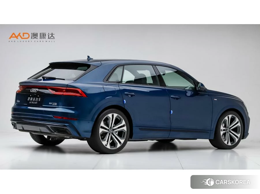 Audi Q8 2021 Синий из Китая