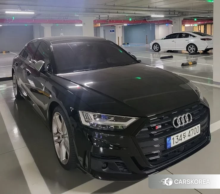 Audi S8 (D5) 2021 Черный из Кореи