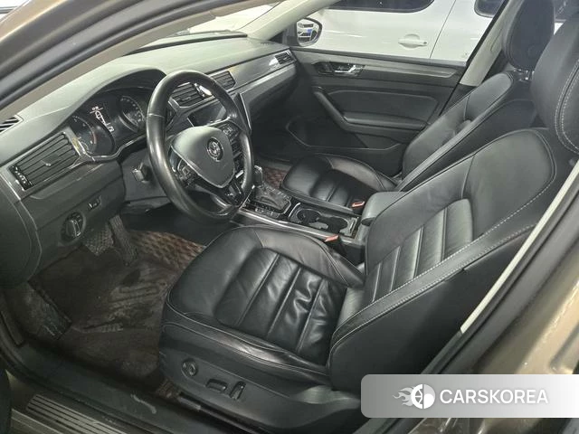 Volkswagen Passat 2018 Шампань из Китая