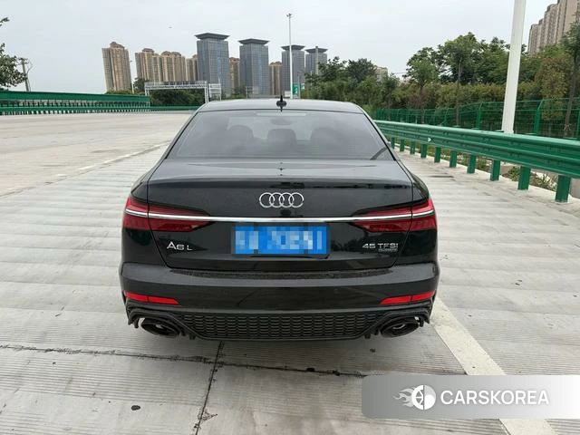 Audi A6L 2022 Черный из Китая
