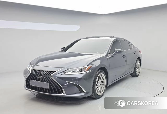 Lexus ES300h 7th generation 2023 Серый из Кореи