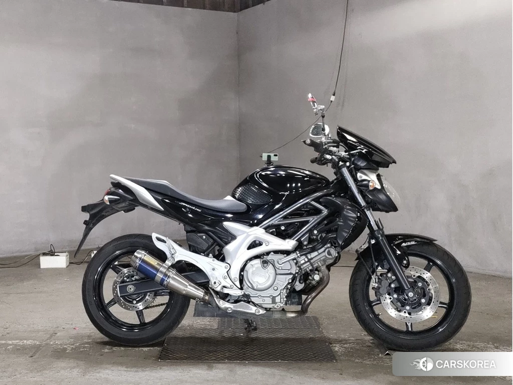 Проданный Suzuki GLADIUS 400 2010 из Японии