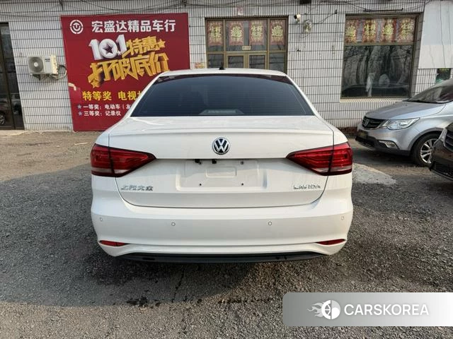 Volkswagen Lavida 2023 Белый из Китая