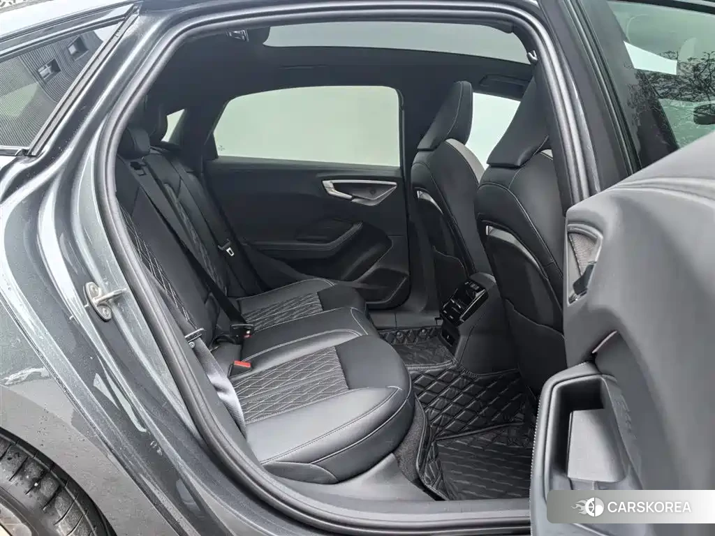 Audi A5L 2025 Silver/gray из Китая