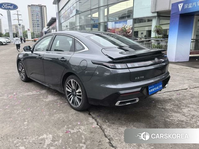 Chang'an Yidong 2026 Темно-серый из Китая