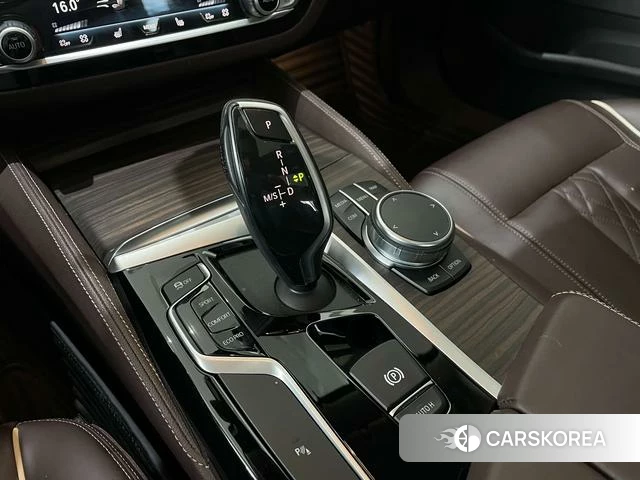 BMW 5 series 2019 Шампань из Китая