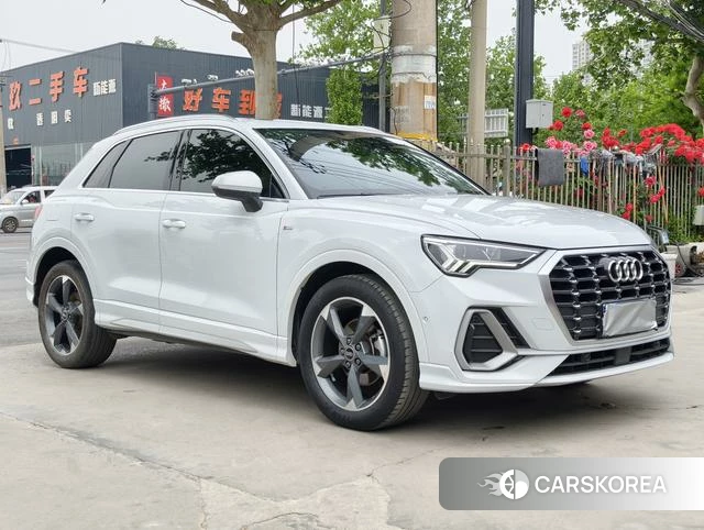 Audi Q3 2021 Белый из Китая
