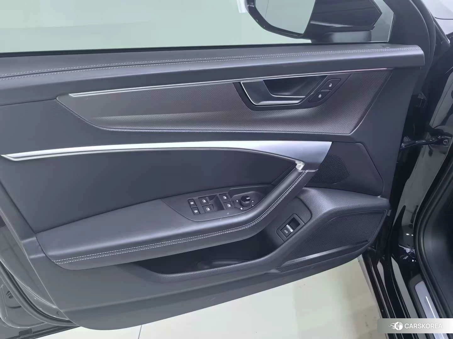 Audi A6L 2020 Черный из Китая