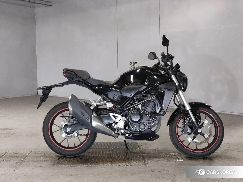 Проданный Honda CB250R 2018 из Японии