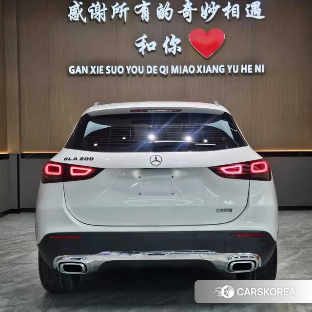 Mercedes-Benz GLA 2021 Белый из Китая