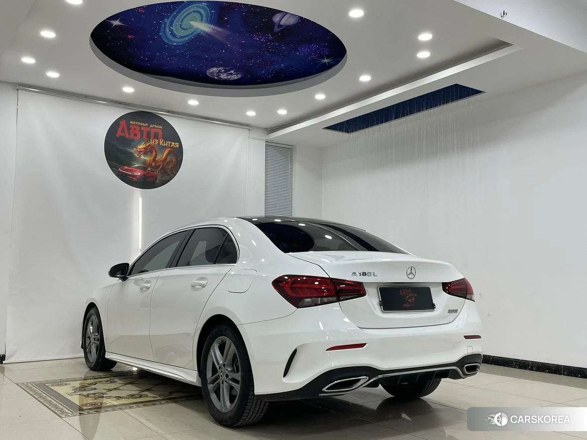 Mercedes-Benz Class A 2022 Белый из Китая