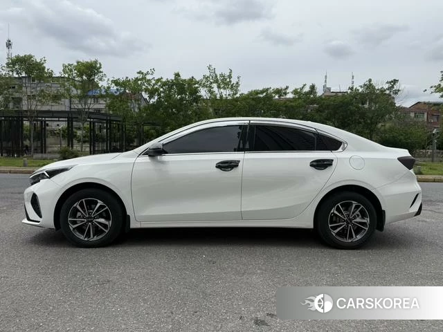 Kia K3 2024 Белый из Китая