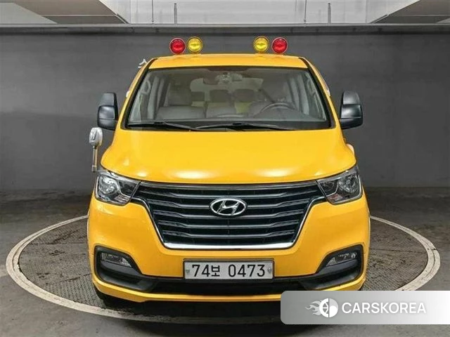 Hyundai The New Grand Starex 2018 Желтый из Кореи