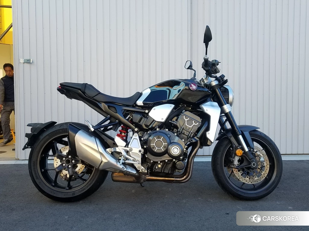 Проданный Honda CB1000R 2018 из Японии