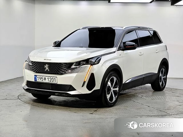 Peugeot 5008 second generation 2022 Белый из Кореи