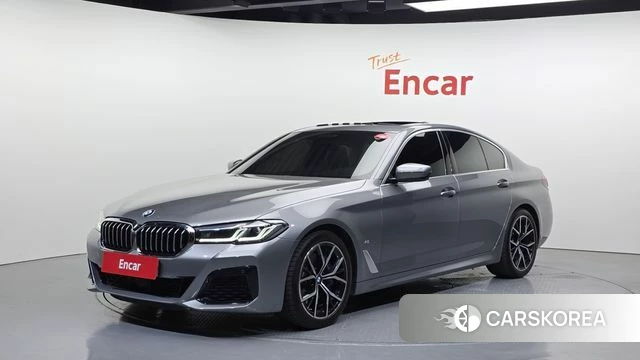 BMW 5 Series (G30) 2022 Серебристо-серый из Кореи